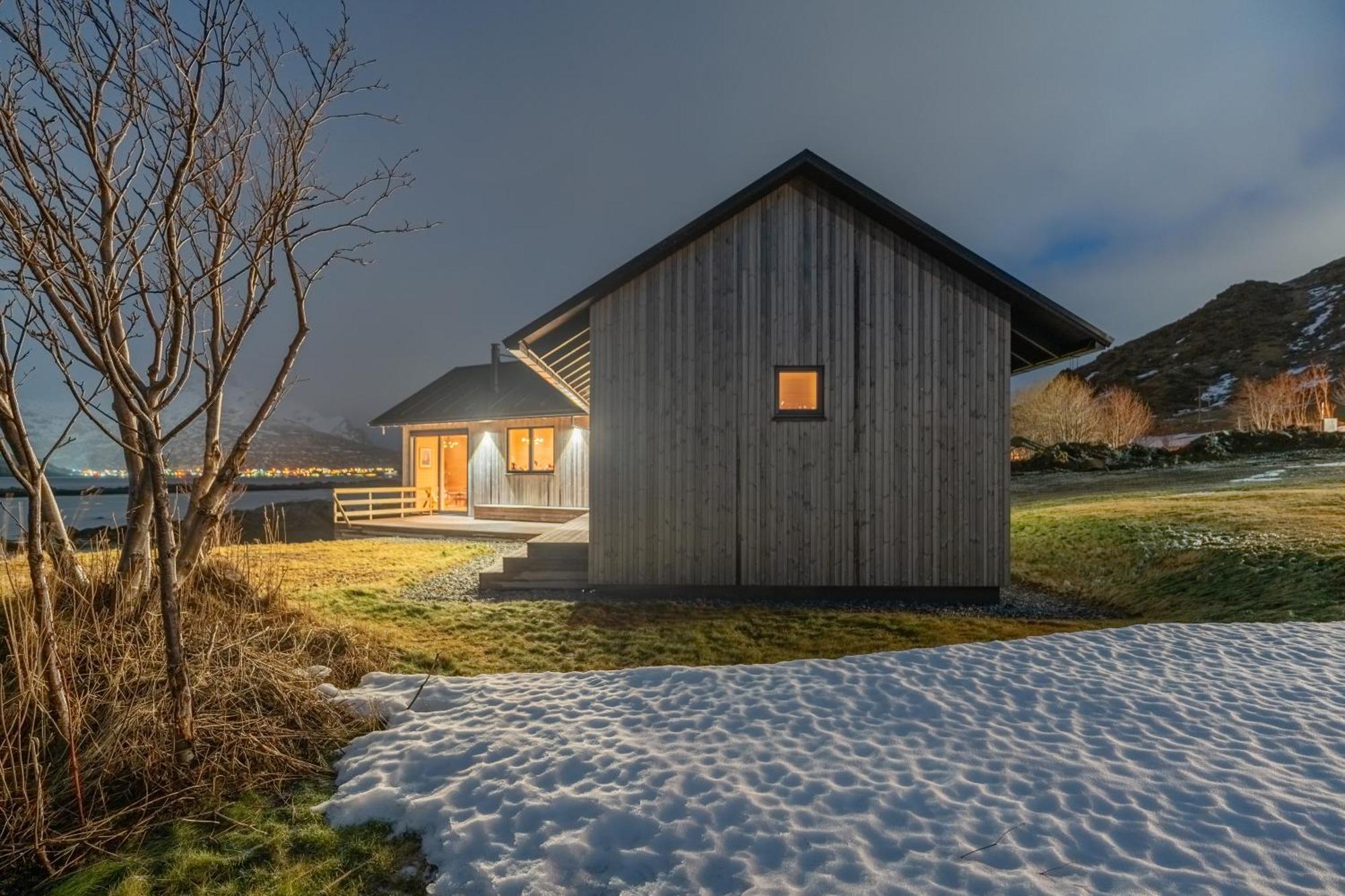 Superior With Private Lofoten Ferienhaus